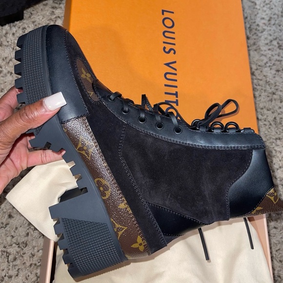 Louis Vuitton Laurette Desert Boot SZ 39 Color Black - Picture 5 of 8